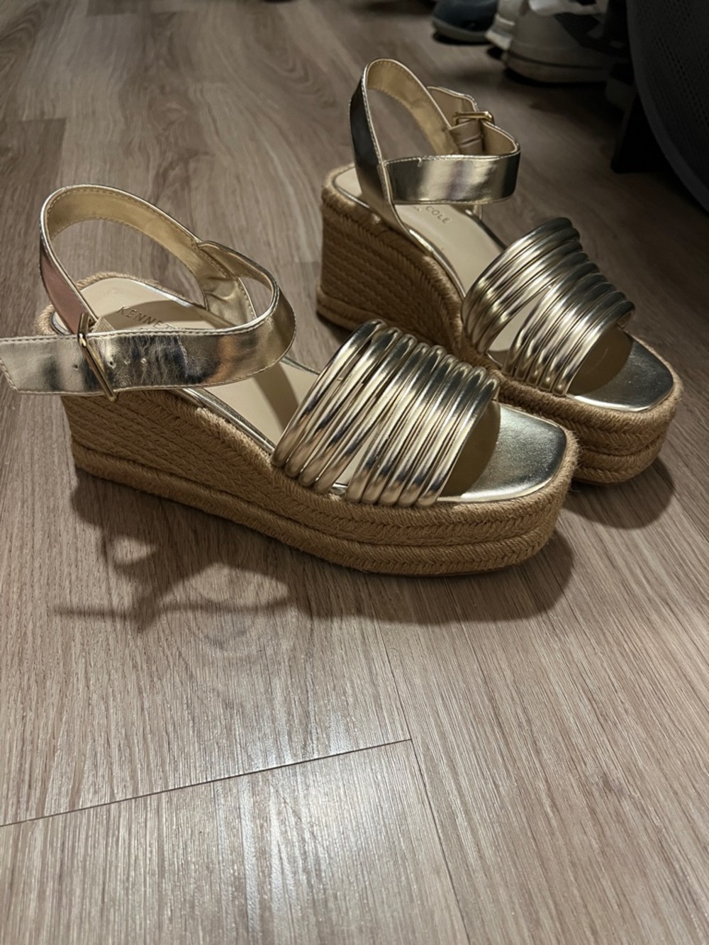 Kenneth cole gold espadrille wedges